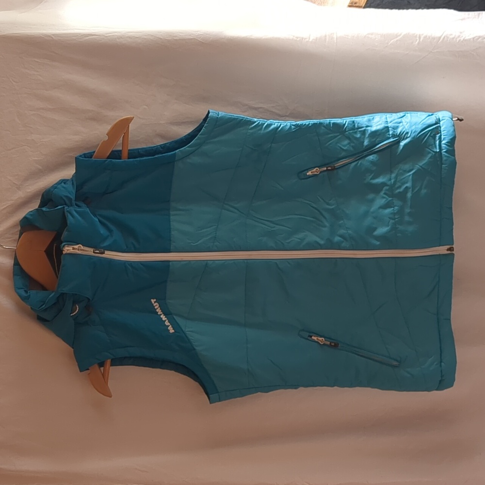 Mammut vest Swiss Design hooded Outdoor Gear blue small